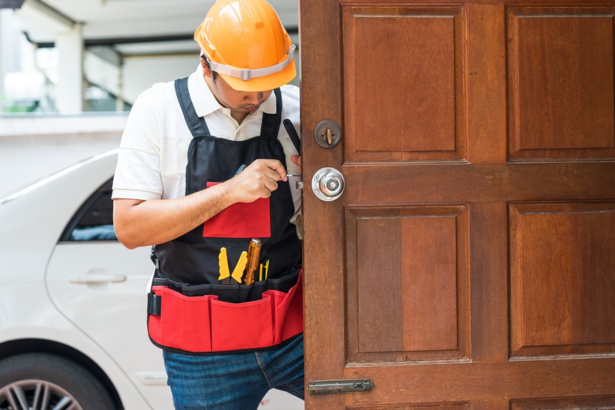 Airborne Locksmith team responding to a residential emergency lockout